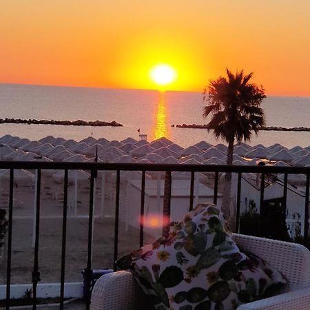 Il Sorriso Di Angelina Bed and Breakfast Πεσκάρα Εξωτερικό φωτογραφία