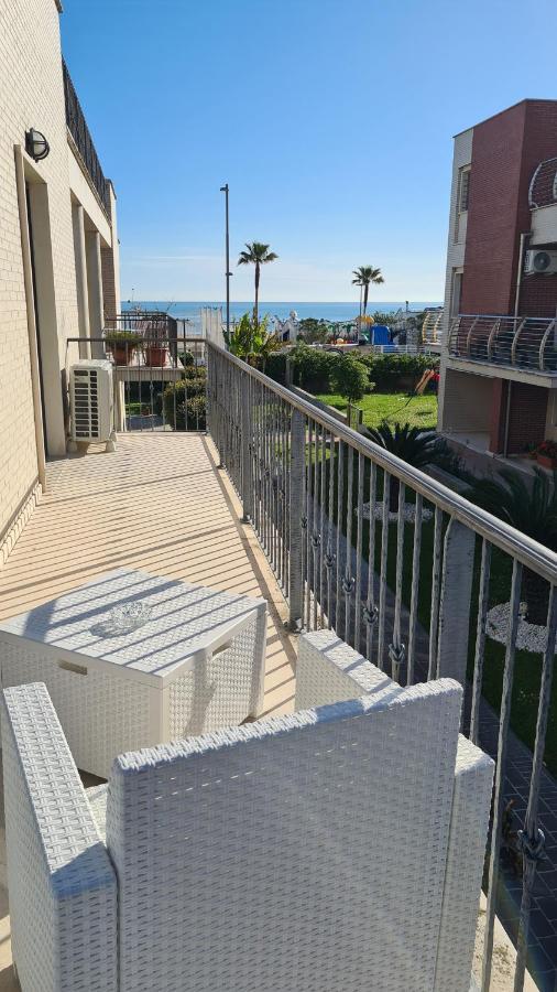 Il Sorriso Di Angelina Bed and Breakfast Πεσκάρα Εξωτερικό φωτογραφία