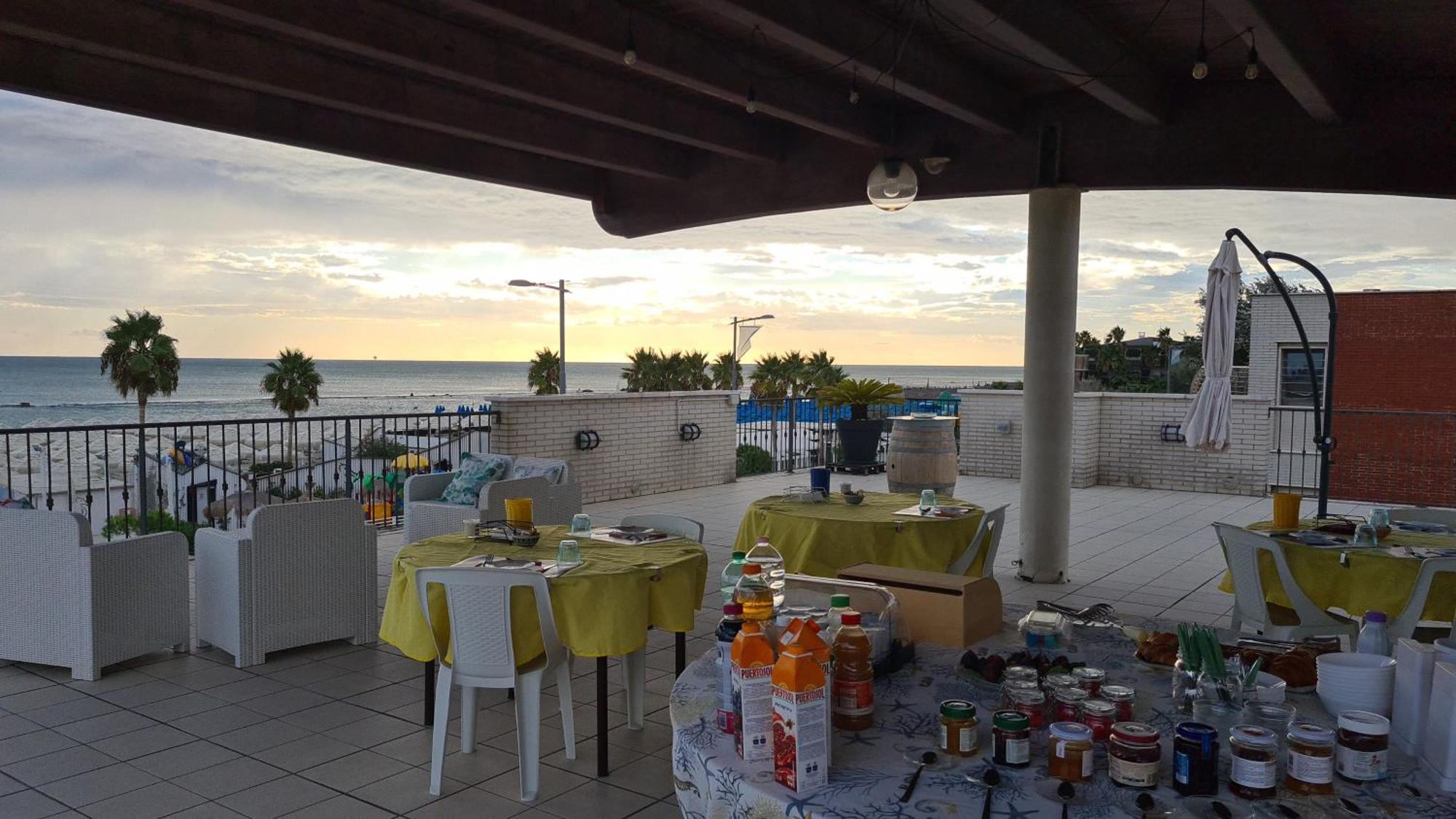 Il Sorriso Di Angelina Bed and Breakfast Πεσκάρα Εξωτερικό φωτογραφία