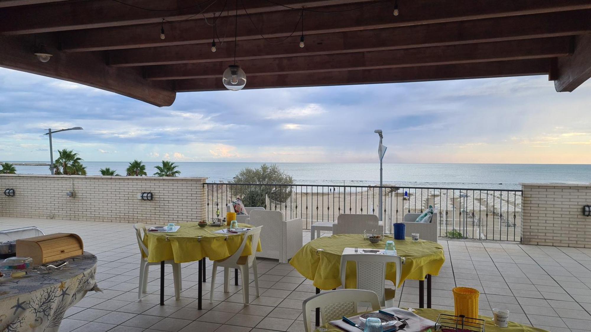 Il Sorriso Di Angelina Bed and Breakfast Πεσκάρα Εξωτερικό φωτογραφία